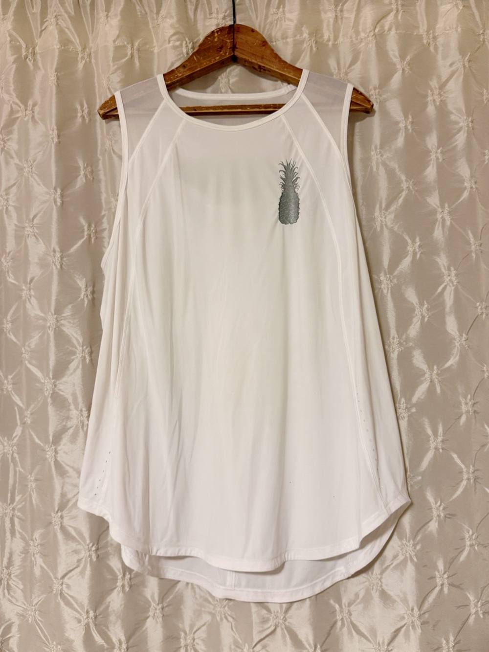 Lululemon White Sculpt Tank Top Aloha Pineapple Hawaii Graphic Rare